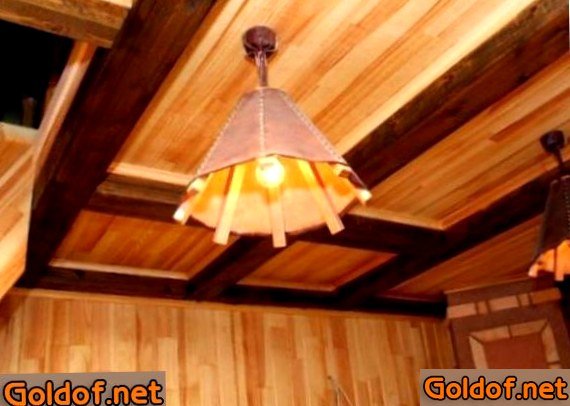 деревянный, потолок