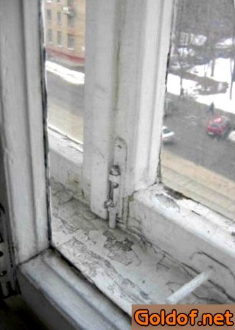 Старая рама окна