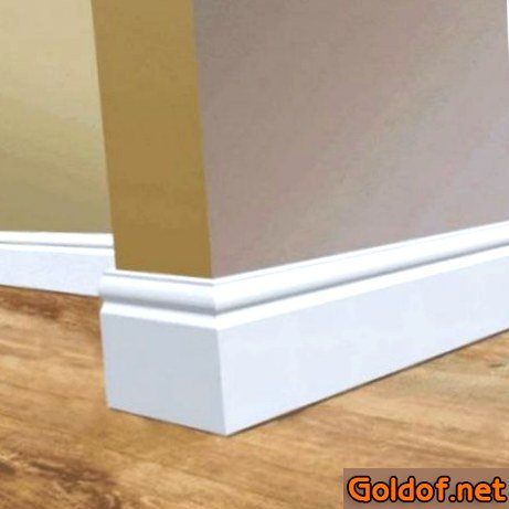 Белый плинтус в интерьере