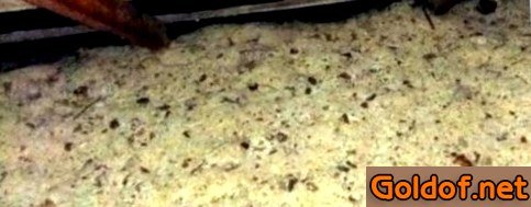 Утепление потолка опилками