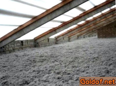 Утепление потолка эковатой