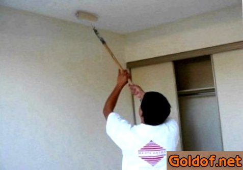 Покраска потолка