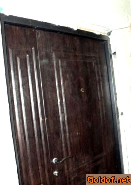 Железная дверь установлена