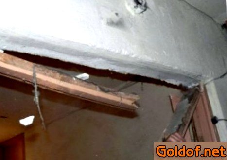 Демонтаж дверной коробки старой двери