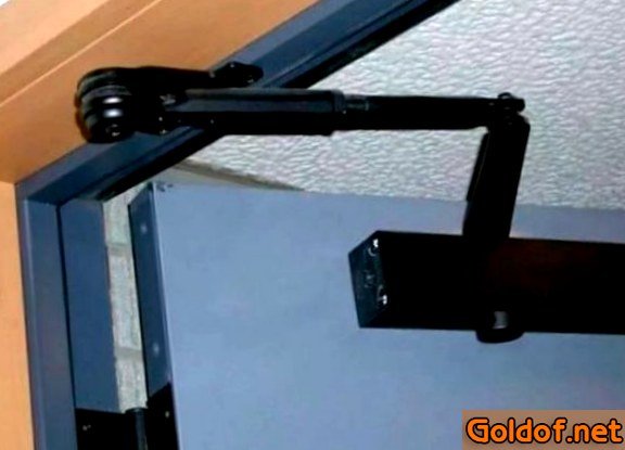 установить, доводчик