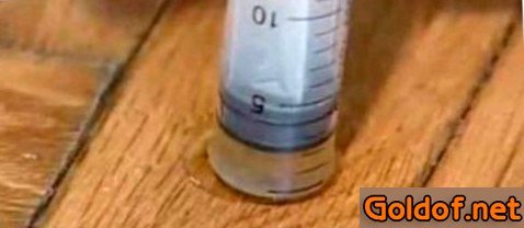 Устранение скрипа паркета - закачивание клея под планки