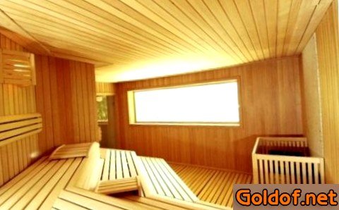 Большое окно в сауне