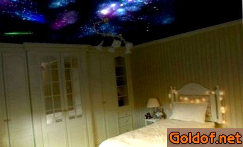 Натяжной потолок Звездное небо с помощью оптоволокна
