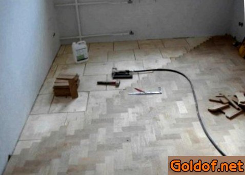 Укладка штучного паркета елочкой - середина комнаты