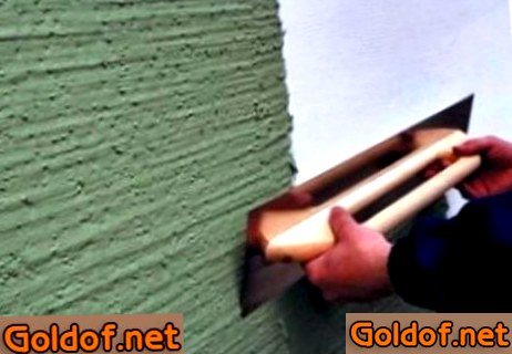 Нанесение декоративной штукатурки